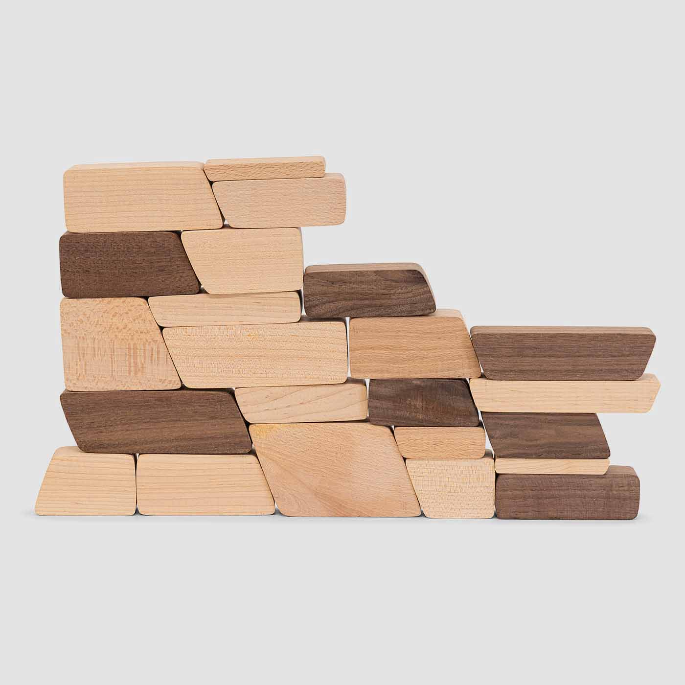 DER MAUERSACK by lessing: wooden stacking game (2+) - Image 3
