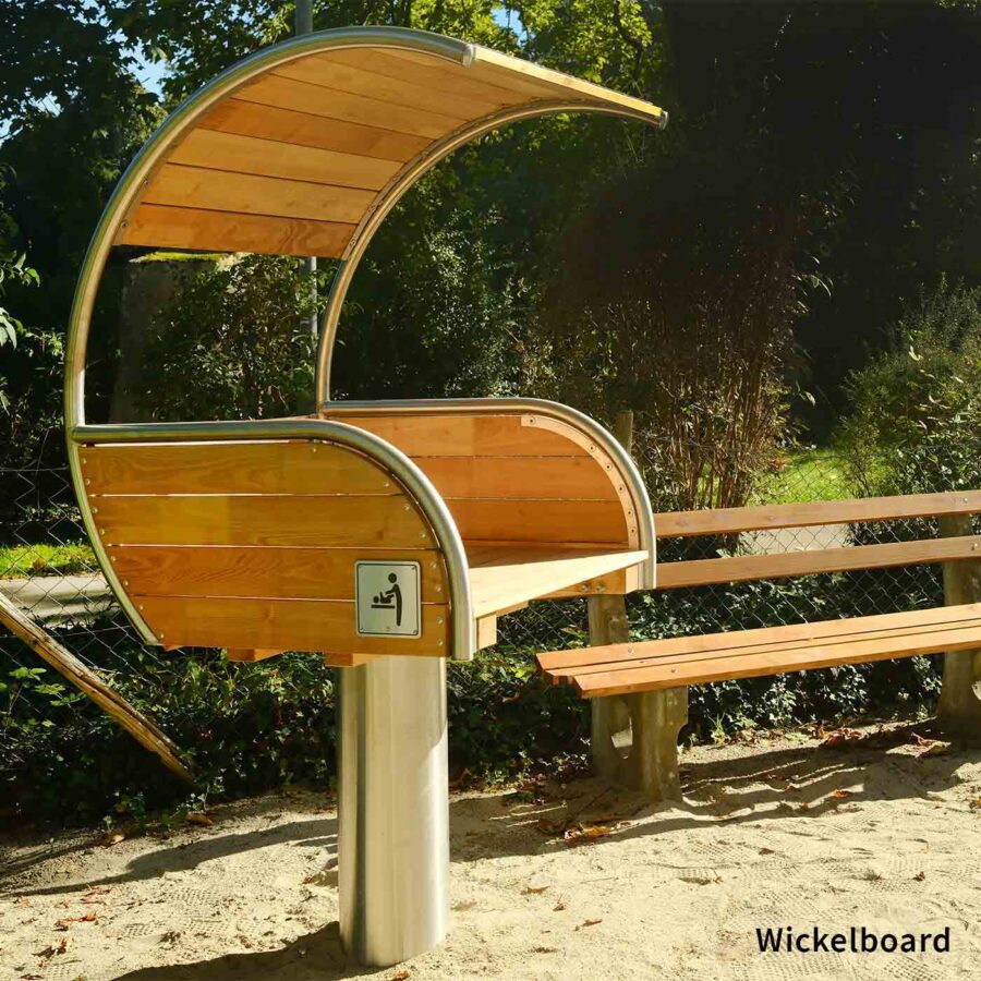 wickeltisch-im-freien-wickelboard